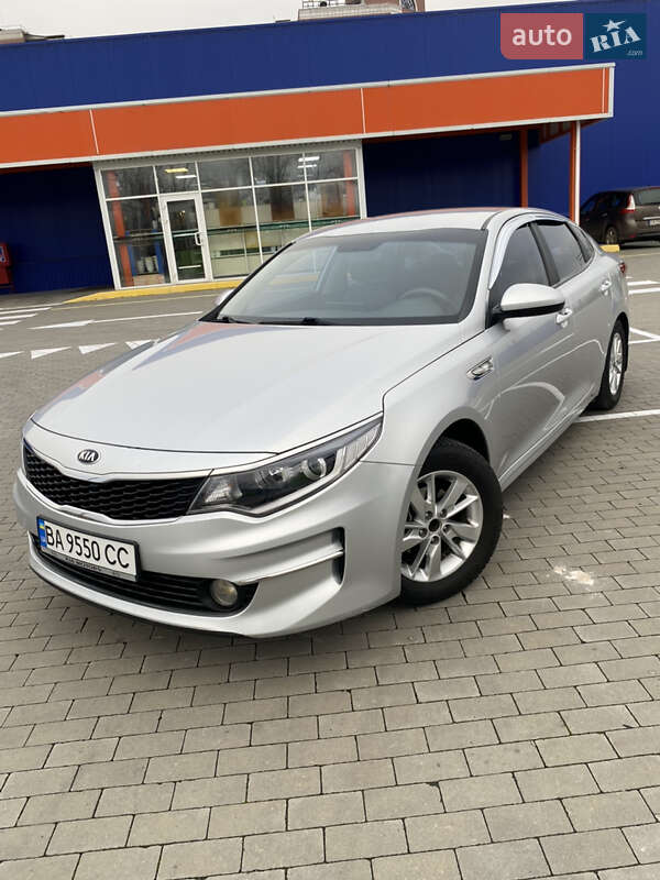 Седан Kia K5 2015 в Благовіщенську фото Седан Kia K5 2015 в Благовіщенську