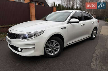 Седан Kia K5 2017 в Вишгороді