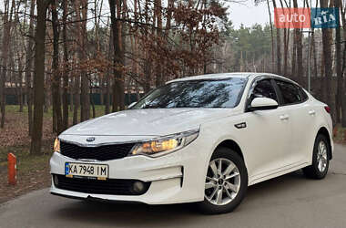 Седан Kia K5 2016 в Києві