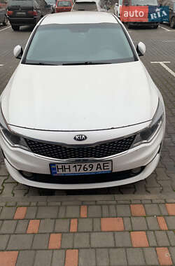 Седан Kia K5 2017 в Одессе