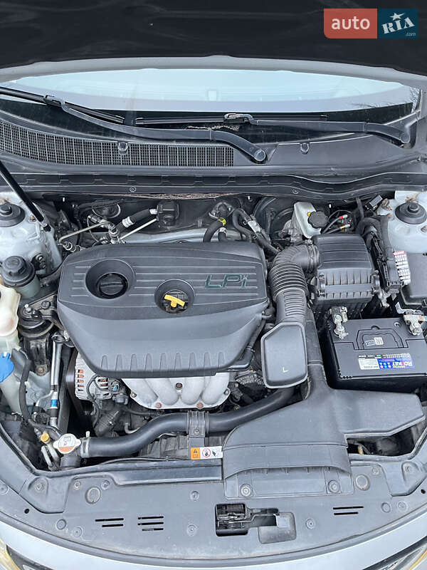 Седан Kia K5 2013 в Киеве