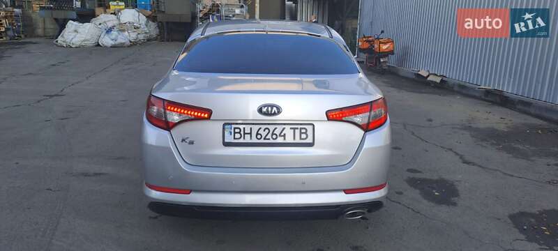 Седан Kia K5 2012 в Миколаєві
