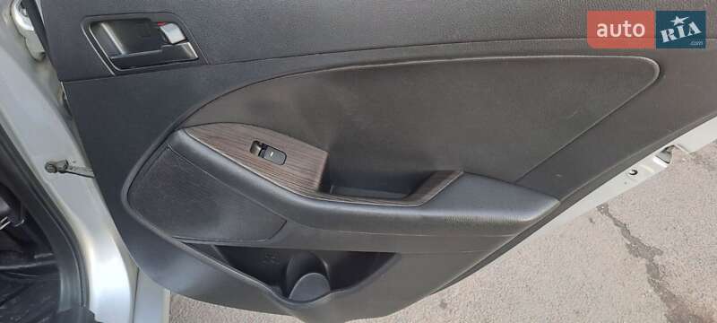 Седан Kia K5 2012 в Миколаєві