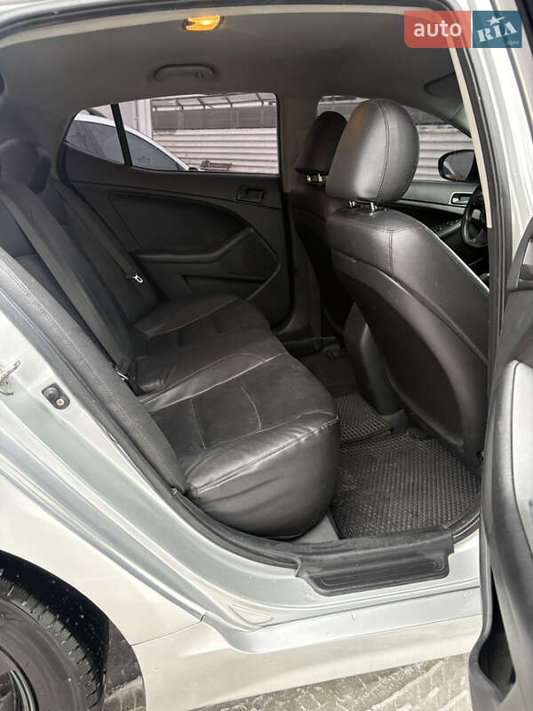 Седан Kia K5 2013 в Вінниці