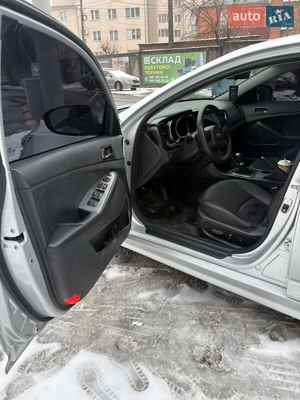 Седан Kia K5 2013 в Вінниці