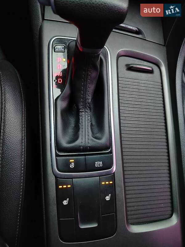 Седан Kia K5 2015 в Одессе