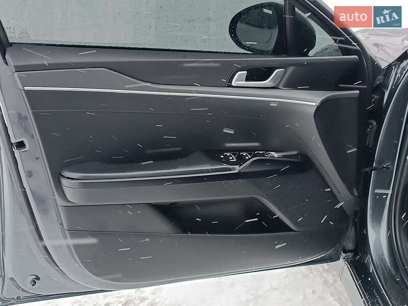 Седан Kia K5 2020 в Львове