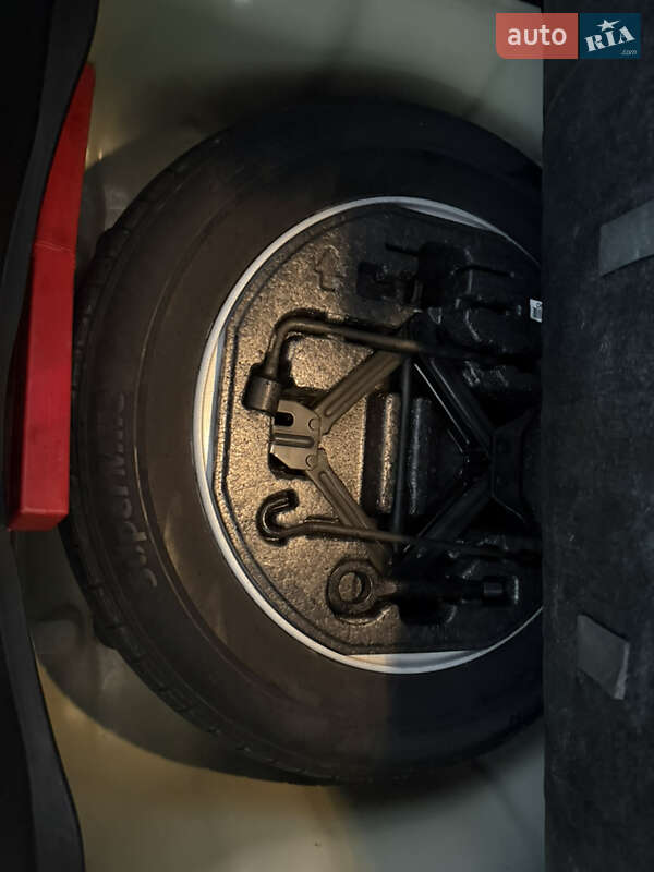 Седан Kia K5 2016 в Одессе