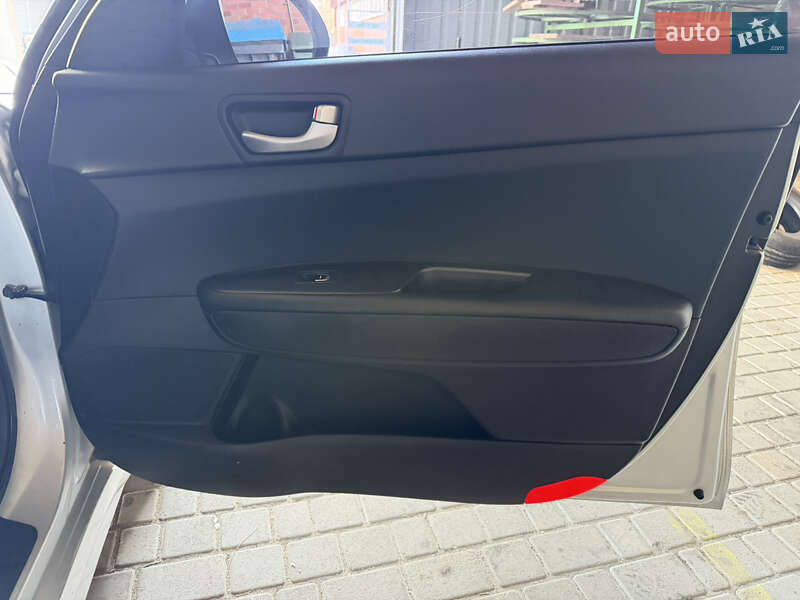 Седан Kia K5 2016 в Одессе