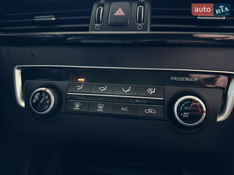 Седан Kia K5 2016 в Одессе