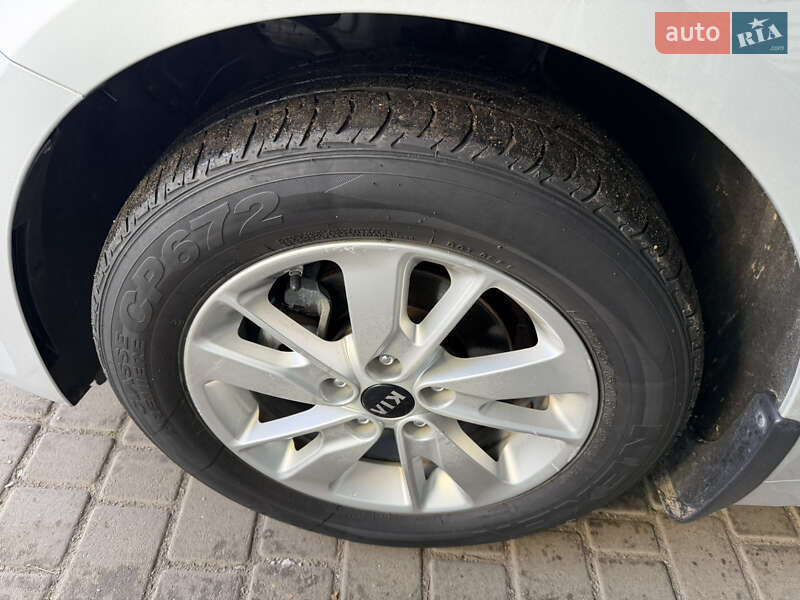 Седан Kia K5 2016 в Одессе