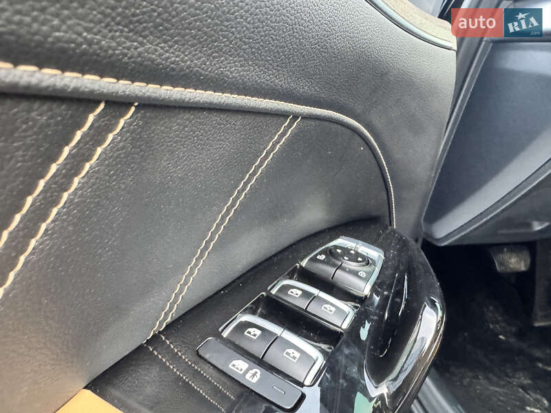 Седан Kia K5 2024 в Киеве