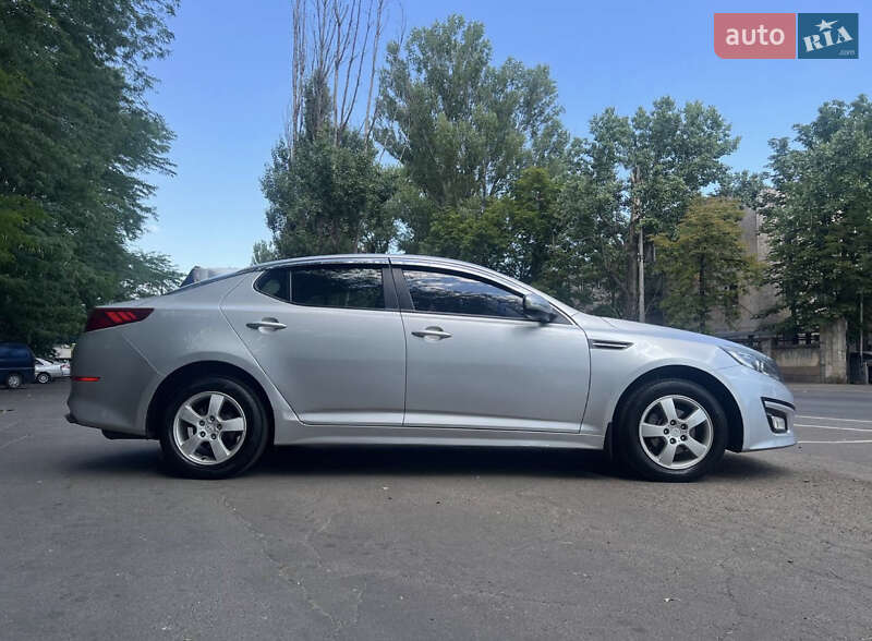 Седан Kia K5 2014 в Одессе