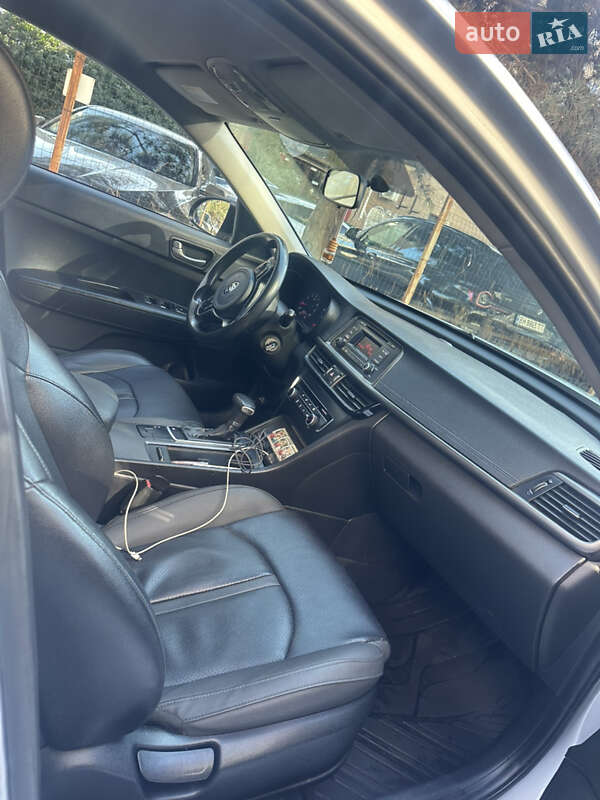 Седан Kia K5 2016 в Одессе