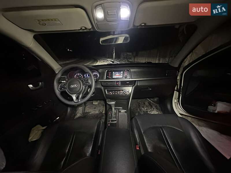 Седан Kia K5 2016 в Харькове