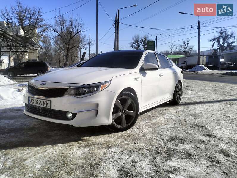 Седан Kia K5 2016 в Харькове