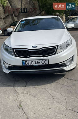 Седан Kia K5 2012 в Одессе