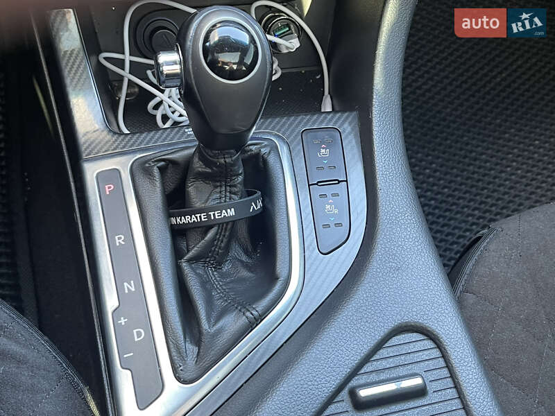 Седан Kia K5 2011 в Киеве