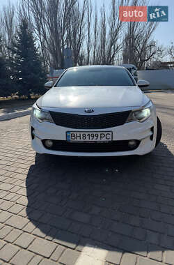 Седан Kia K5 2015 в Одесі