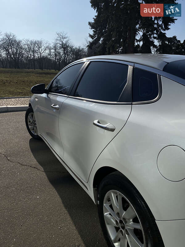 Седан Kia K5 2017 в Одесі