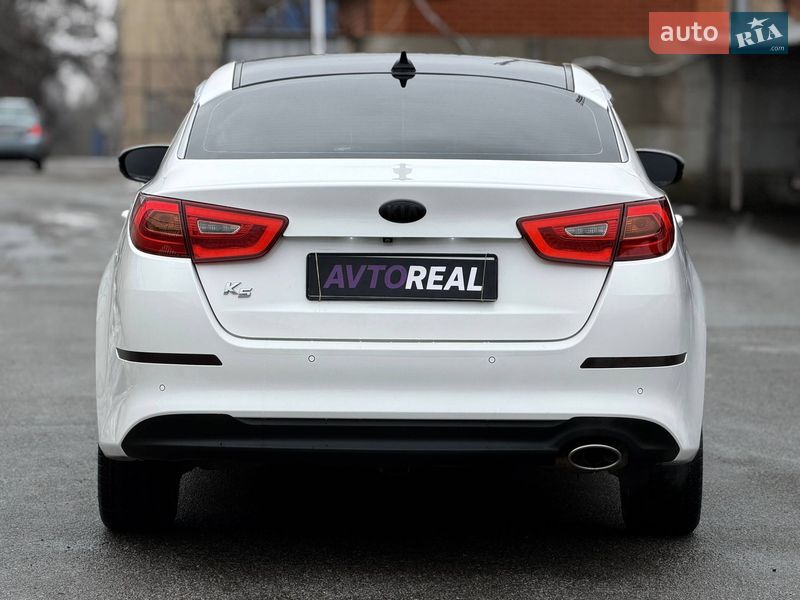 Седан Kia K5 2013 в Кривом Роге