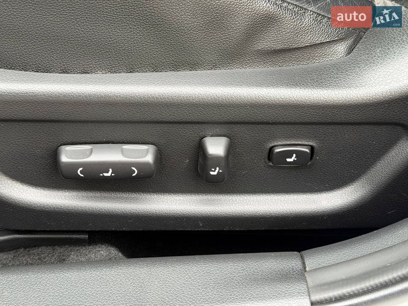 Седан Kia K5 2013 в Кривом Роге