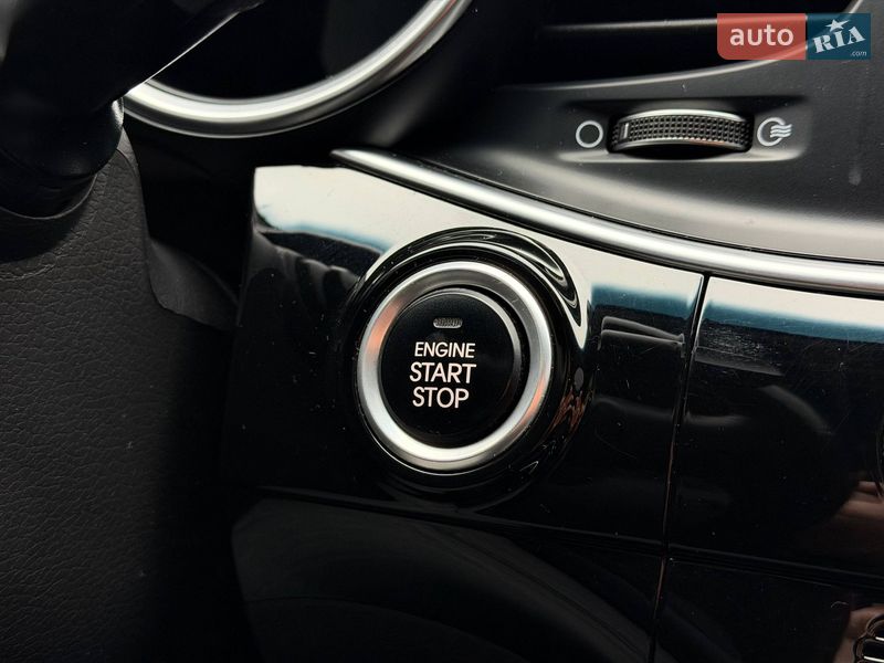 Седан Kia K5 2013 в Кривом Роге