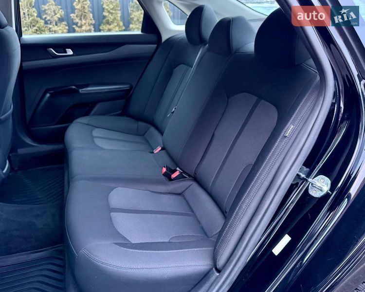 Седан Kia K5 2021 в Киеве