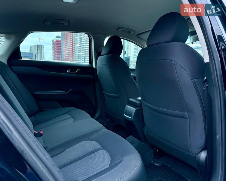 Седан Kia K5 2021 в Киеве