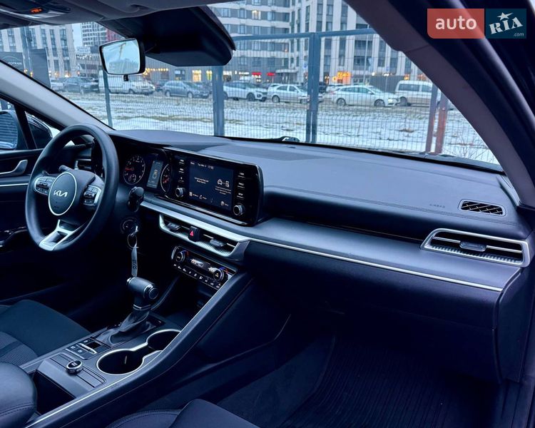 Седан Kia K5 2021 в Киеве