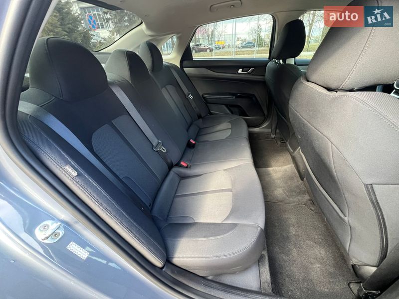 Седан Kia K5 2020 в Запорожье