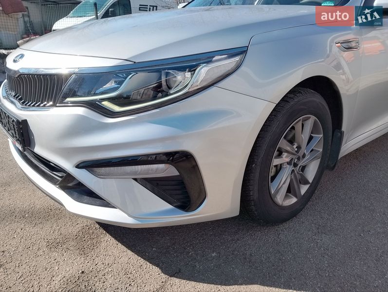 Седан Kia K5 2018 в Киеве