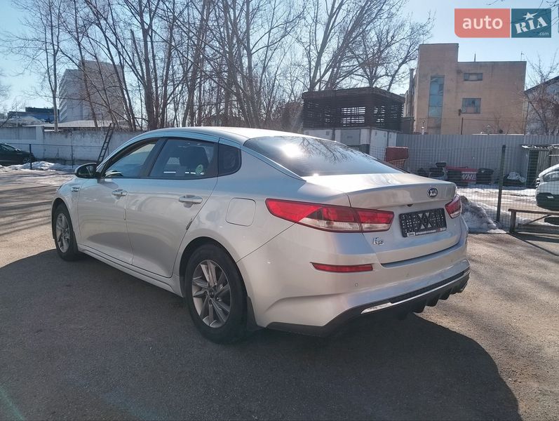Седан Kia K5 2018 в Киеве