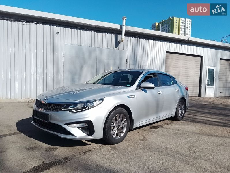 Седан Kia K5 2018 в Киеве