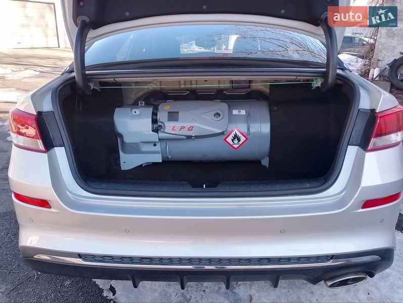 Седан Kia K5 2018 в Киеве