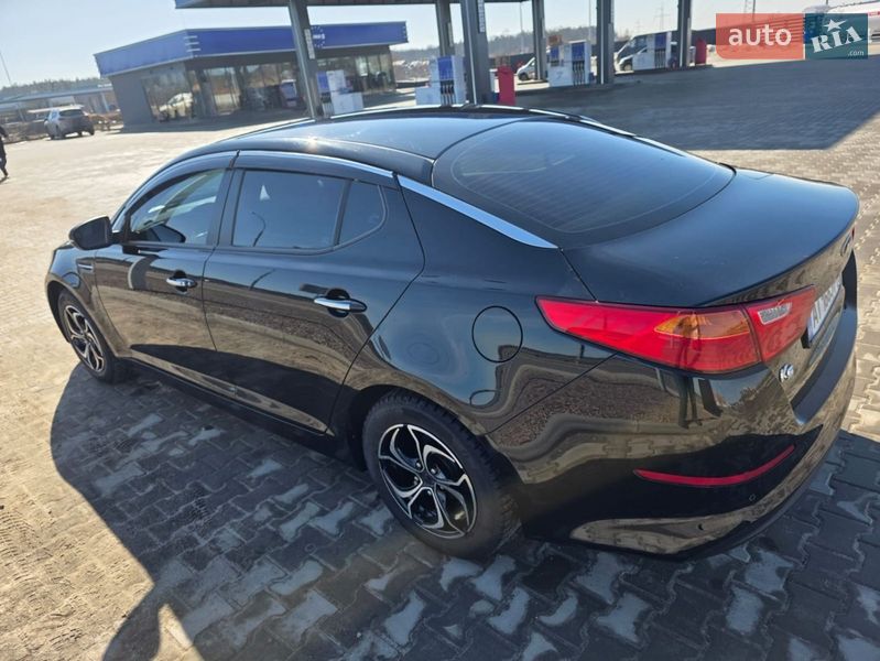 Седан Kia K5 2014 в Ірпені