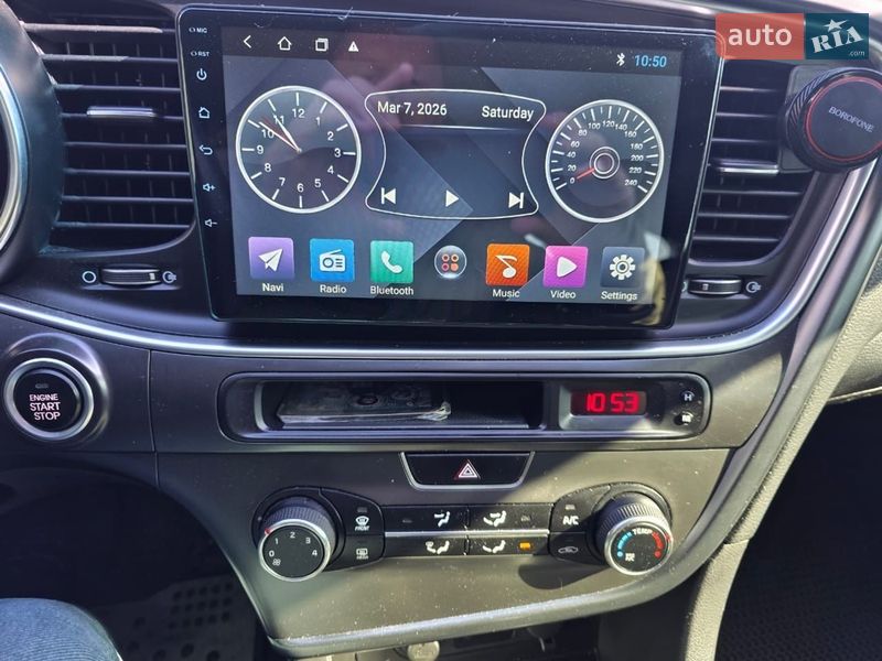 Седан Kia K5 2014 в Ірпені