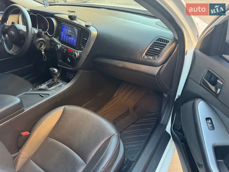 Седан Kia K5 2015 в Киеве