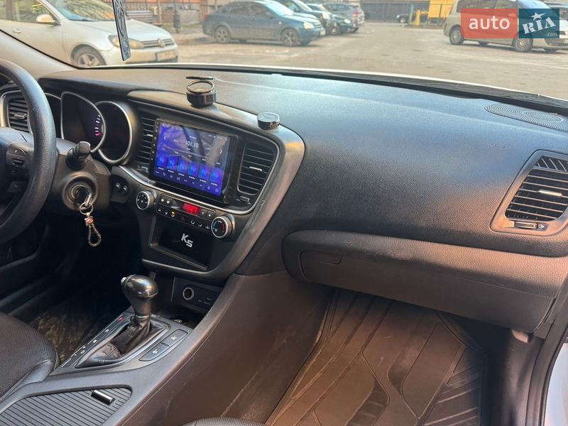 Седан Kia K5 2015 в Киеве