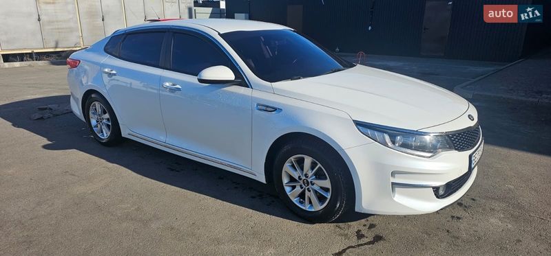 Седан Kia K5 2017 в Киеве