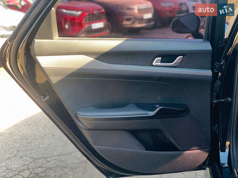 Седан Kia K5 2020 в Виннице