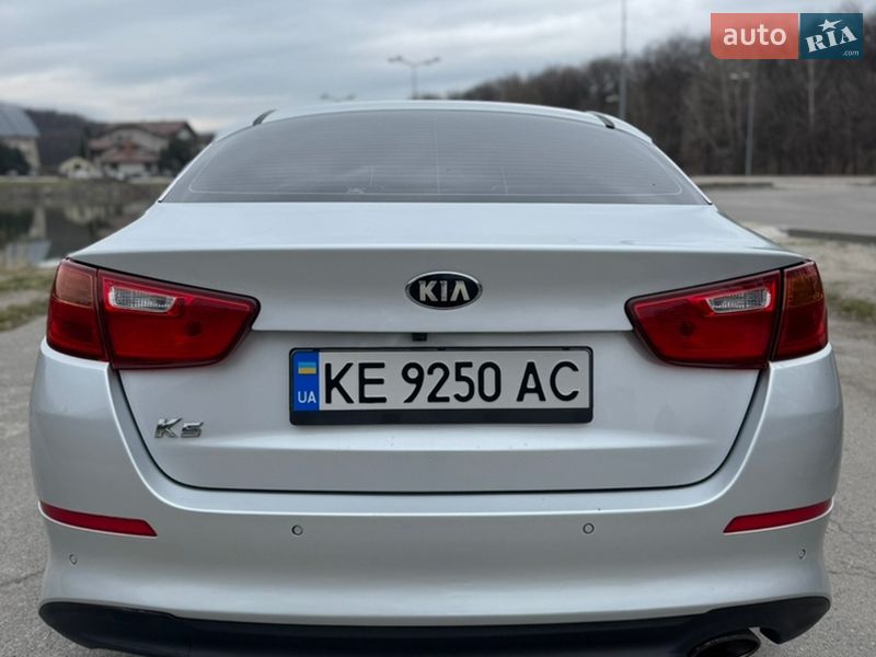Седан Kia K5 2015 в Днепре