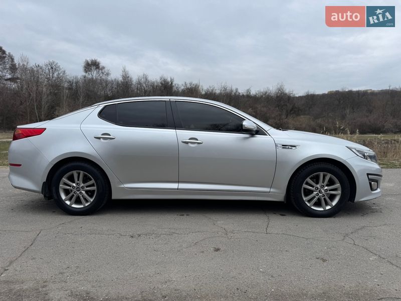 Седан Kia K5 2015 в Днепре