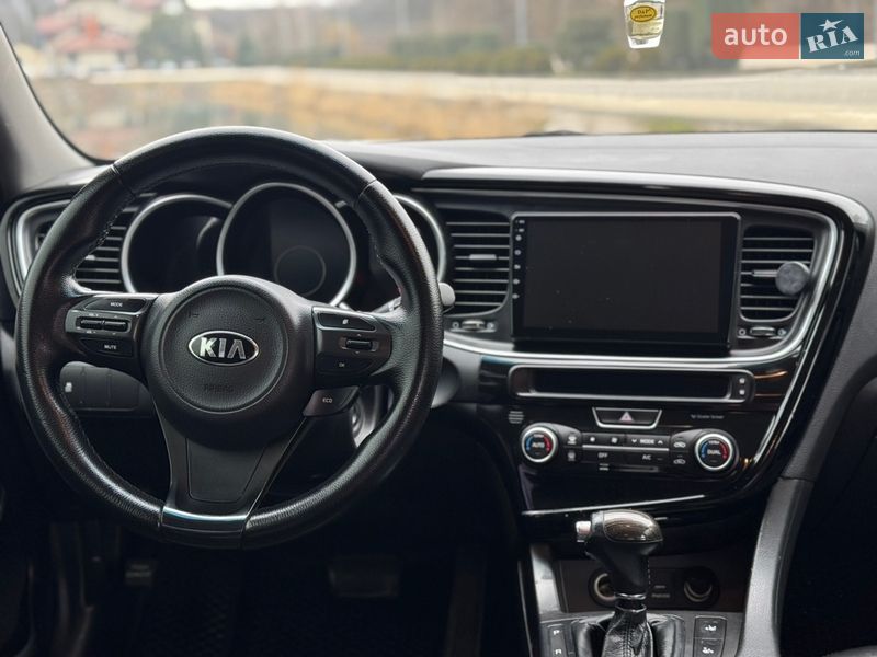 Седан Kia K5 2015 в Днепре
