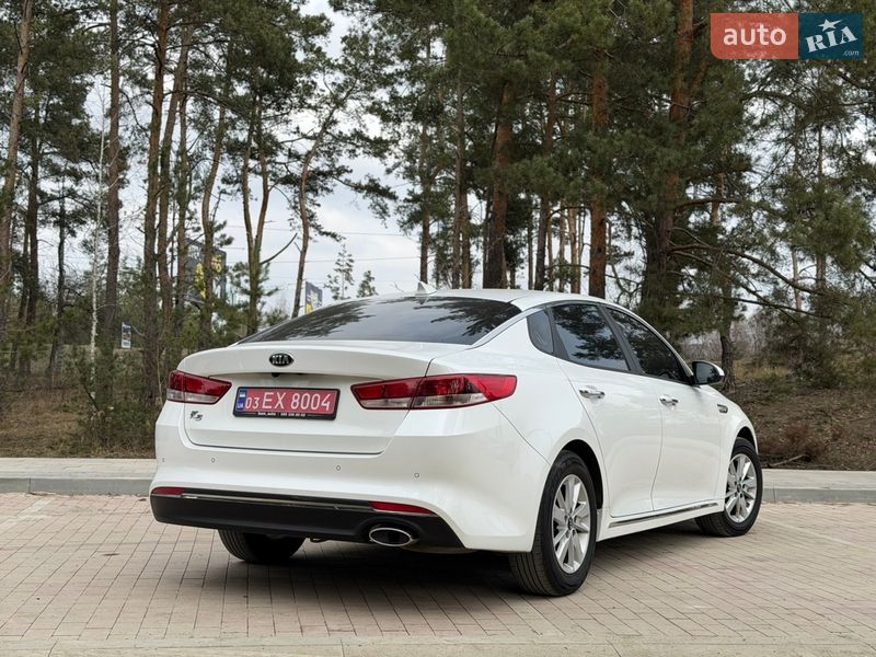 Седан Kia K5 2017 в Киеве