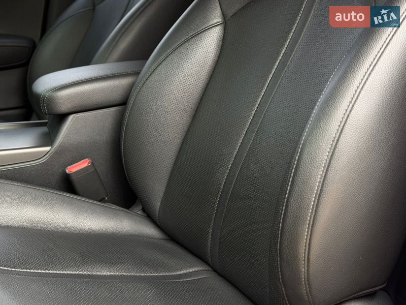 Седан Kia K5 2017 в Киеве