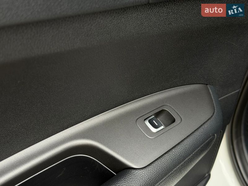 Седан Kia K5 2017 в Киеве