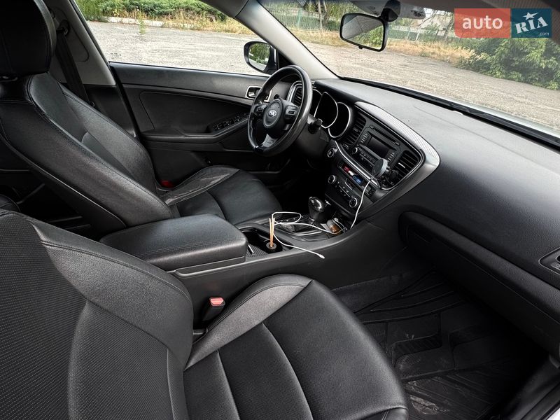 Седан Kia K5 2014 в Киеве