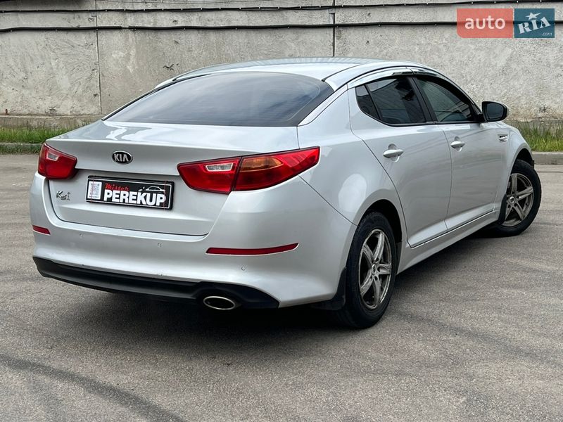 Седан Kia K5 2014 в Киеве