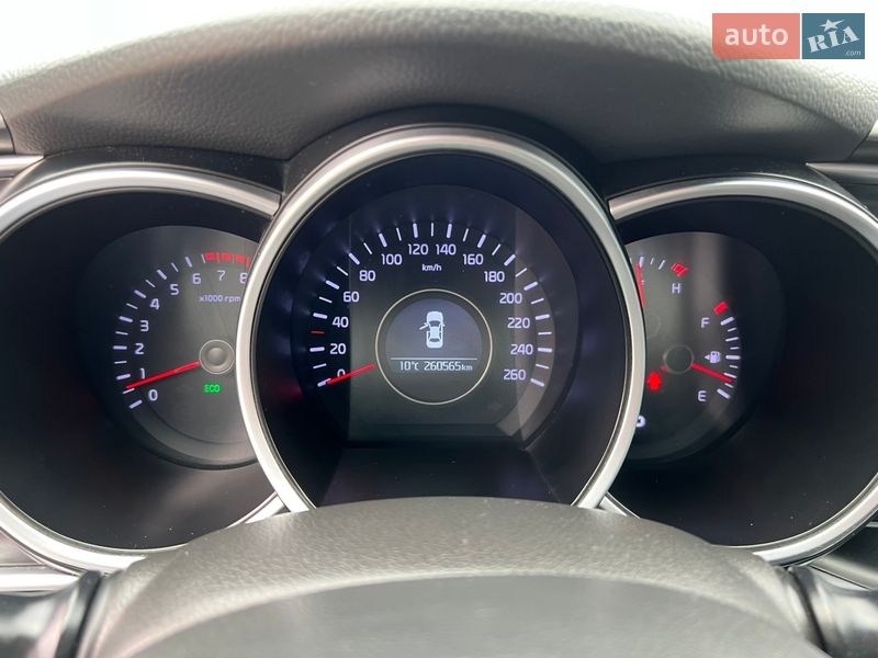 Седан Kia K5 2014 в Киеве